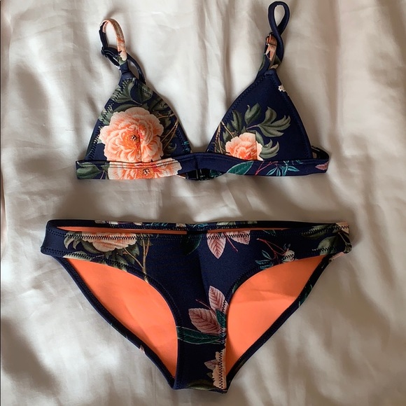 triangl swimwear Other - Navy blue floral triangl bikini